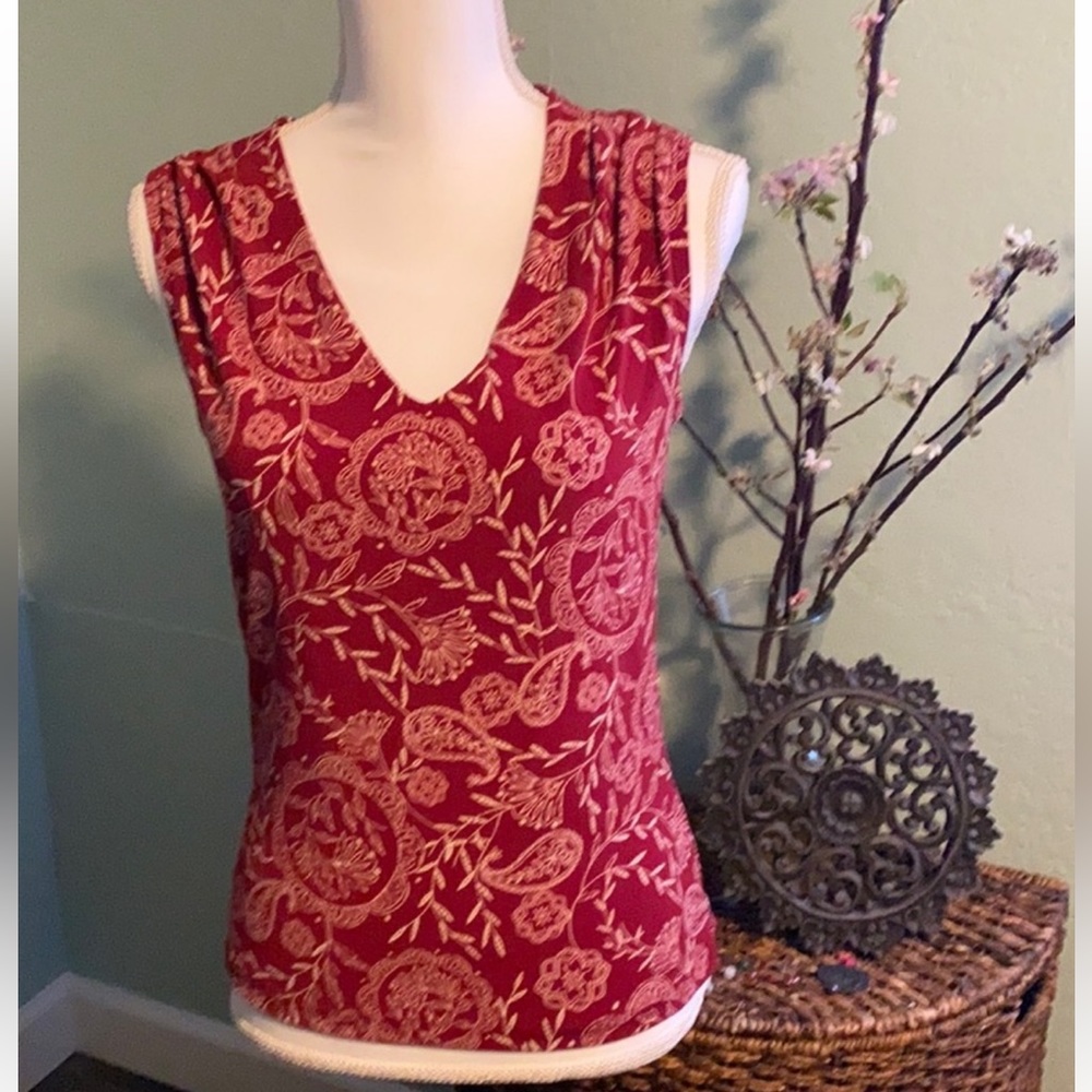 Floral V-neck Tank Top